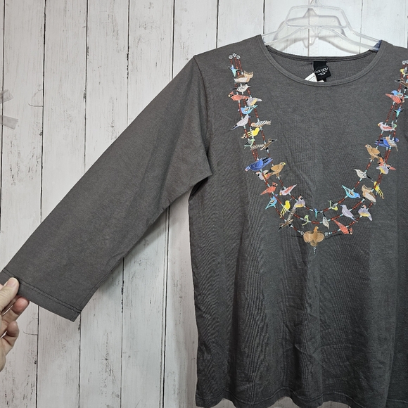 NWT Sabaku Wearable Art Gray Bird Fetish Necklace Print Shirt Sz Small USA Made. - Picture 3 of 10